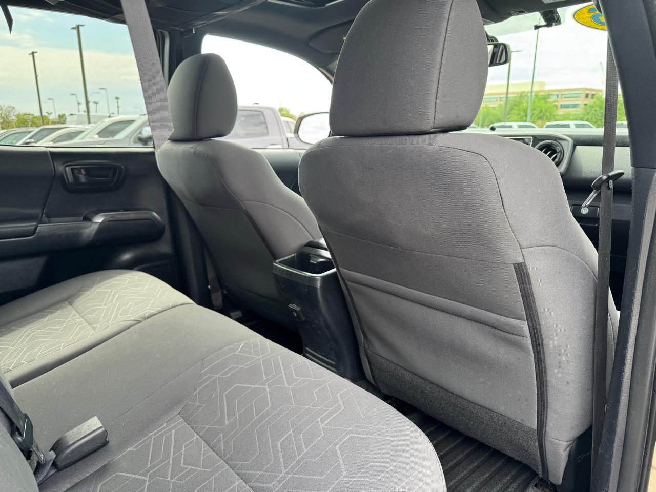 Toyota Tacoma 4WD Double Cab V6 AT SR (Natl) 2016