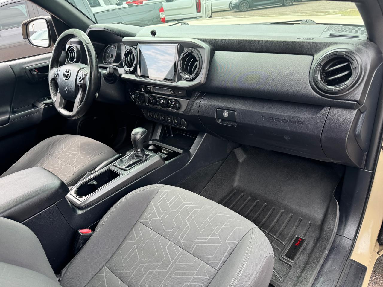 Toyota Tacoma 4WD Double Cab V6 AT SR (Natl) 2016