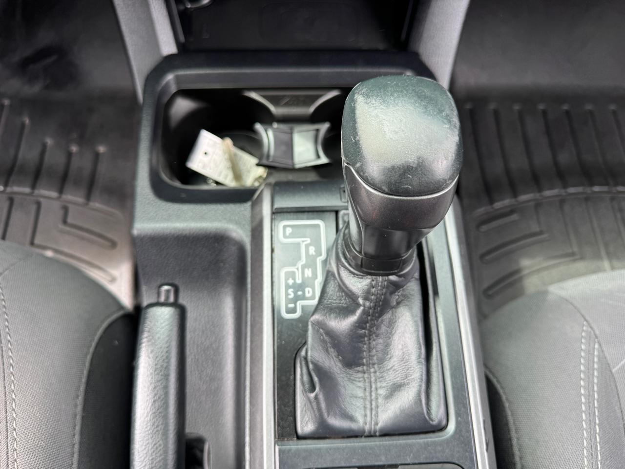 Toyota Tacoma 4WD Double Cab V6 AT SR (Natl) 2016