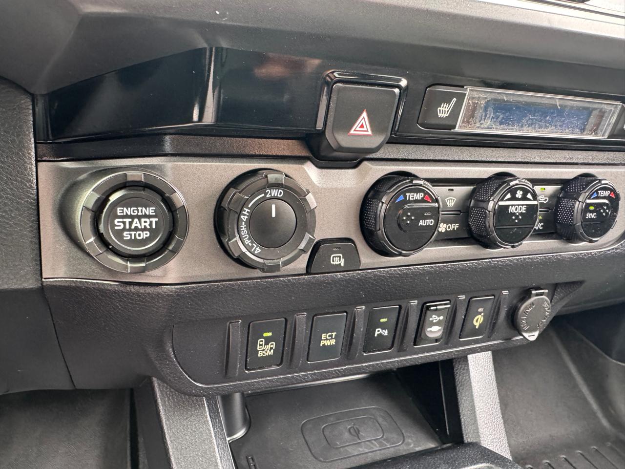 Toyota Tacoma 4WD Double Cab V6 AT SR (Natl) 2016