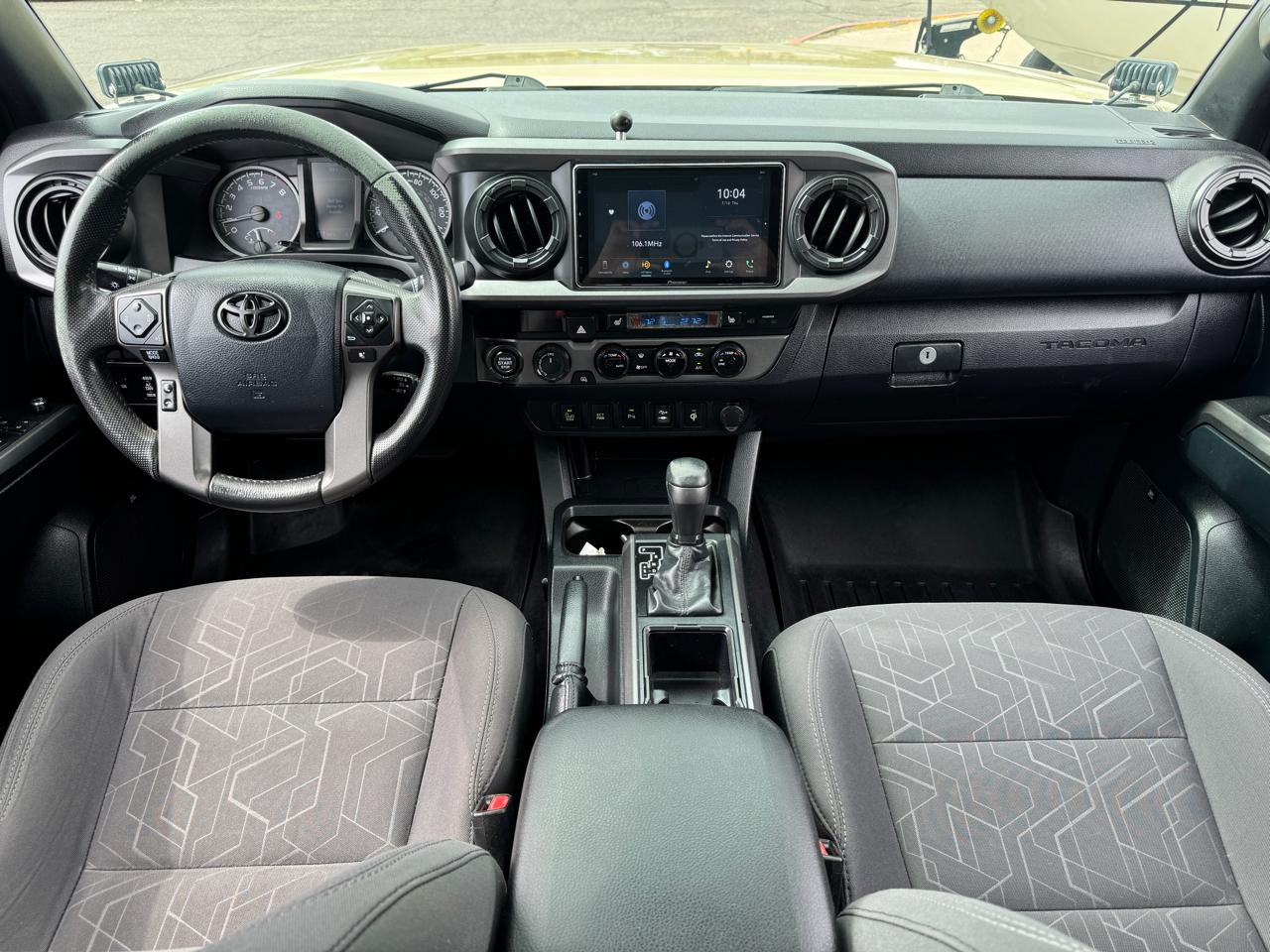 Toyota Tacoma 4WD Double Cab V6 AT SR (Natl) 2016