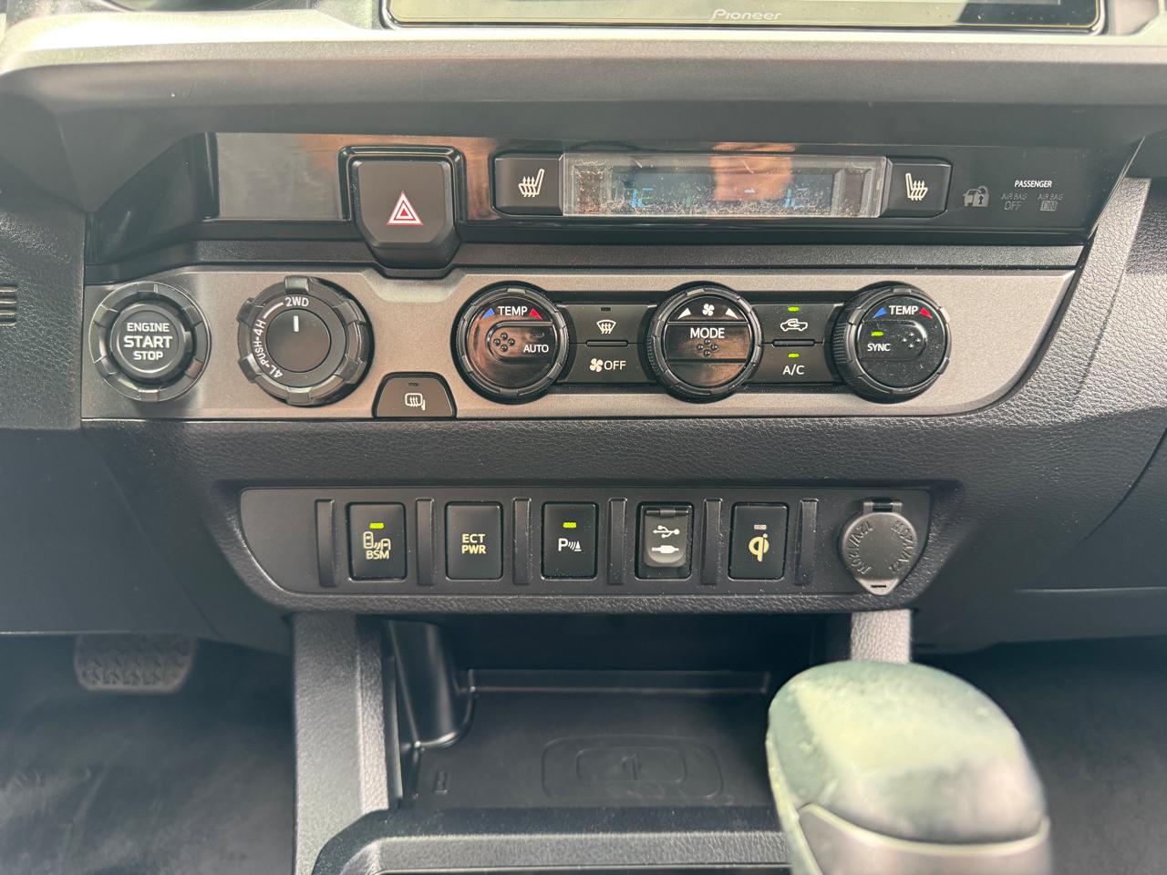 Toyota Tacoma 4WD Double Cab V6 AT SR (Natl) 2016