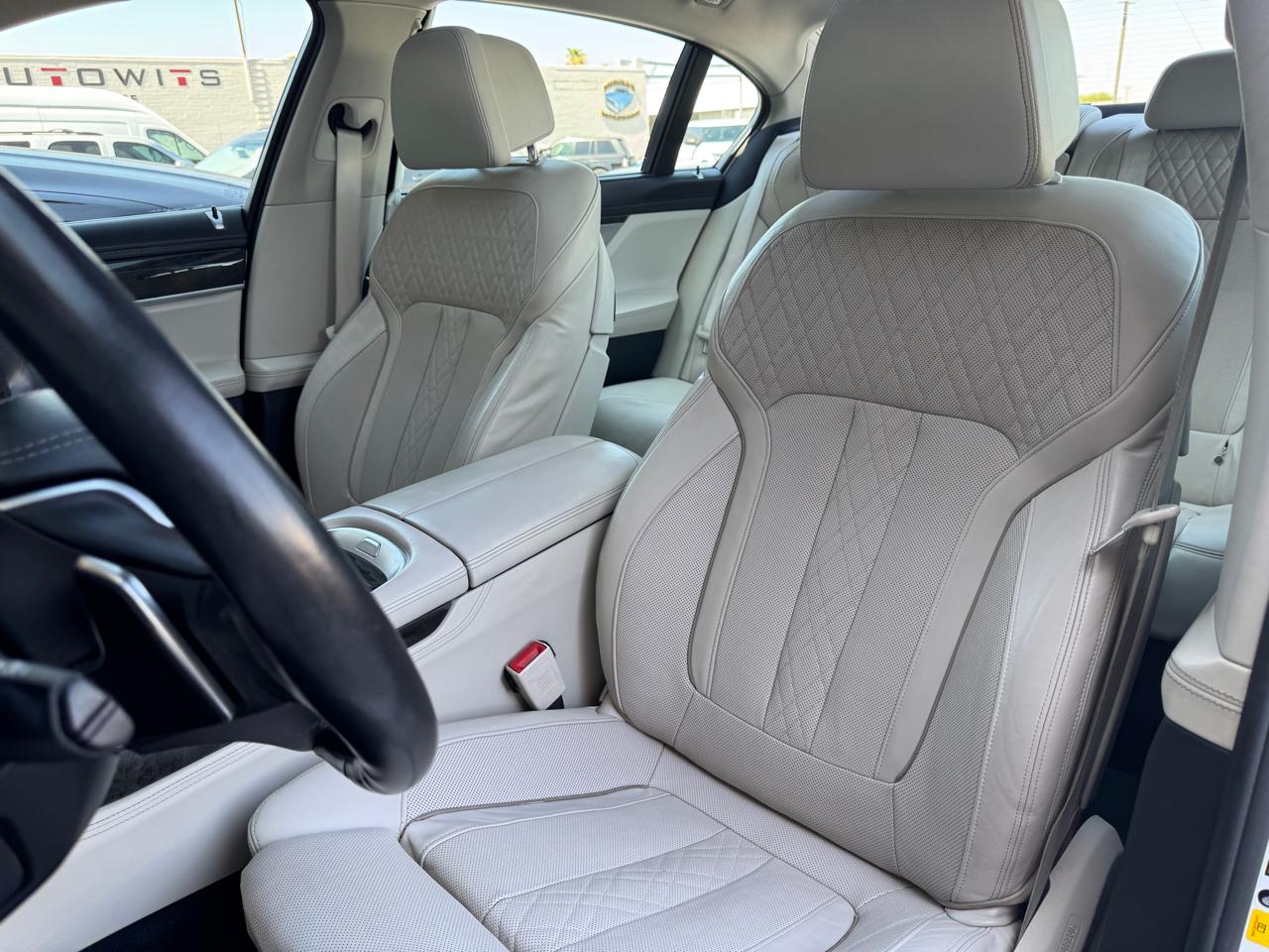 BMW 7 Series 4dr Sdn 740i RWD 2016