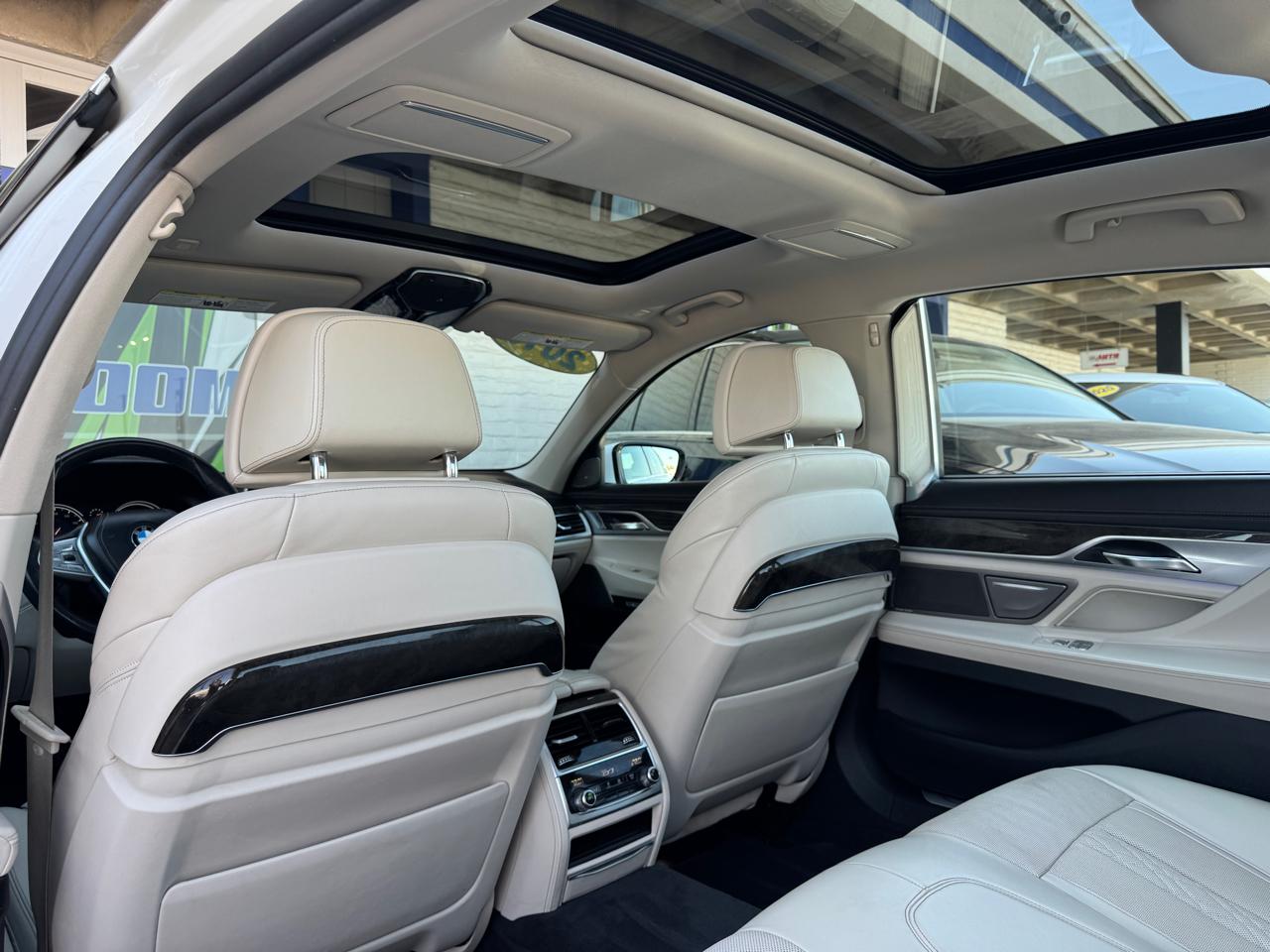 BMW 7 Series 4dr Sdn 740i RWD 2016