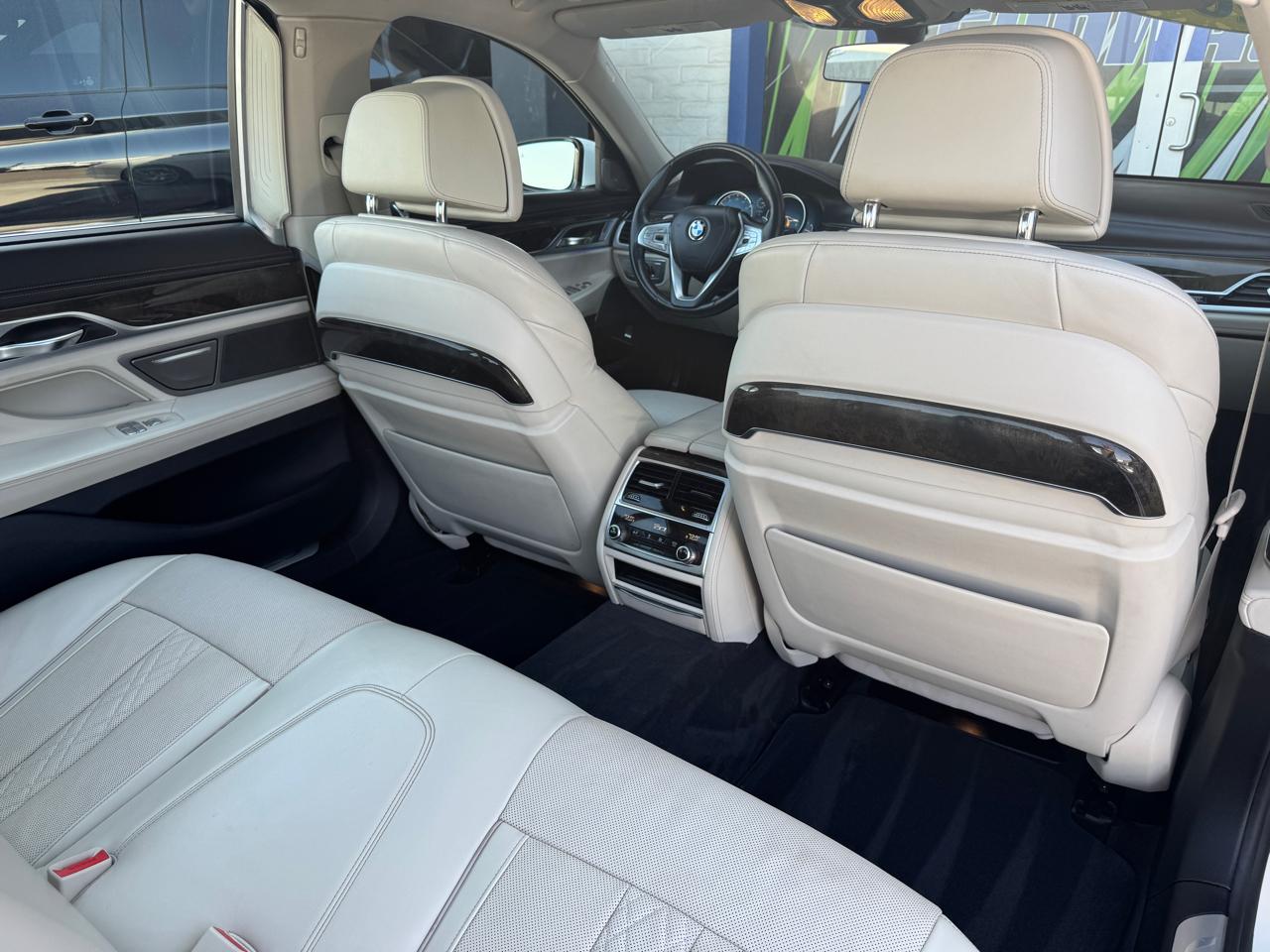 BMW 7 Series 4dr Sdn 740i RWD 2016