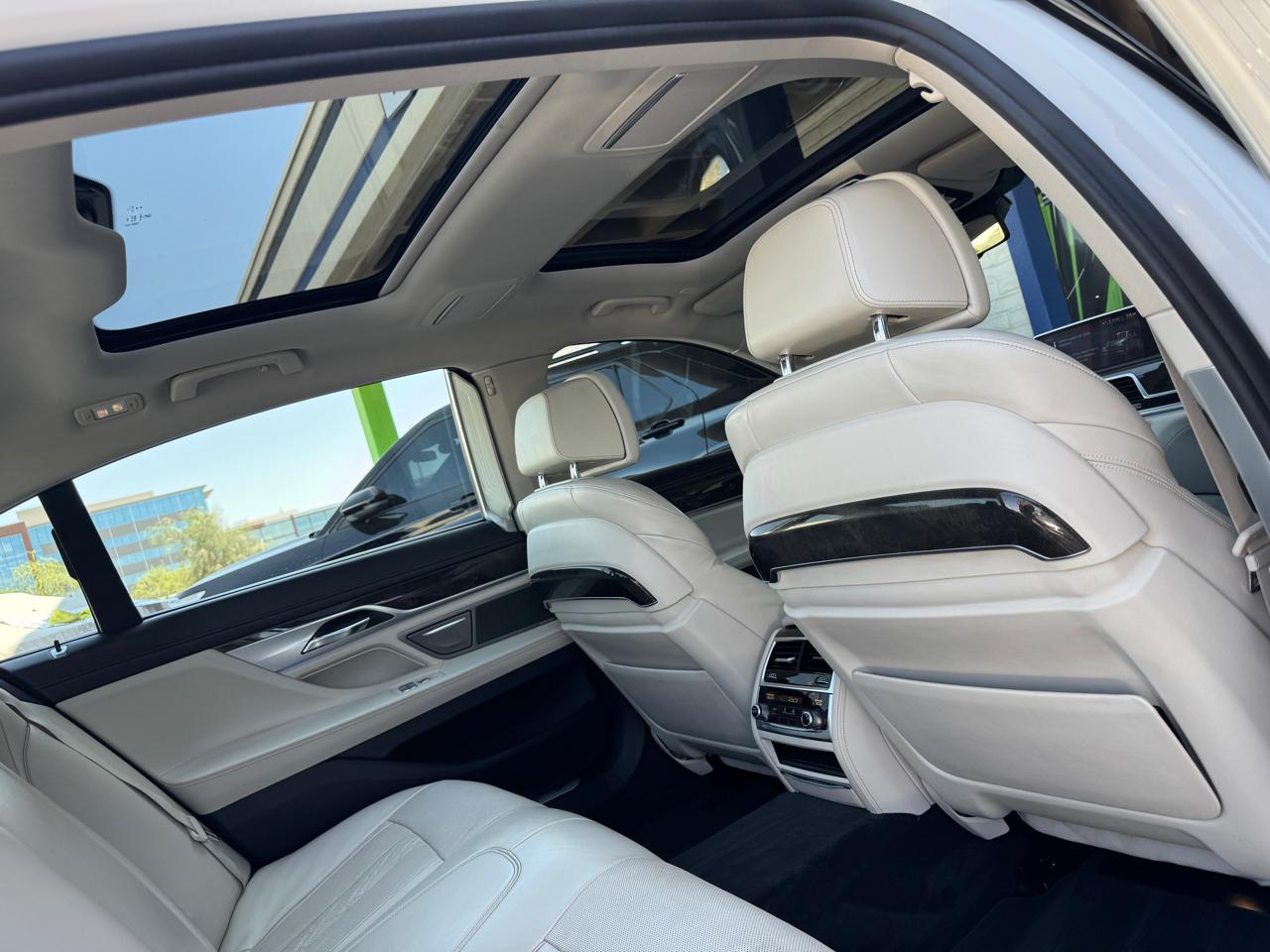 BMW 7 Series 4dr Sdn 740i RWD 2016