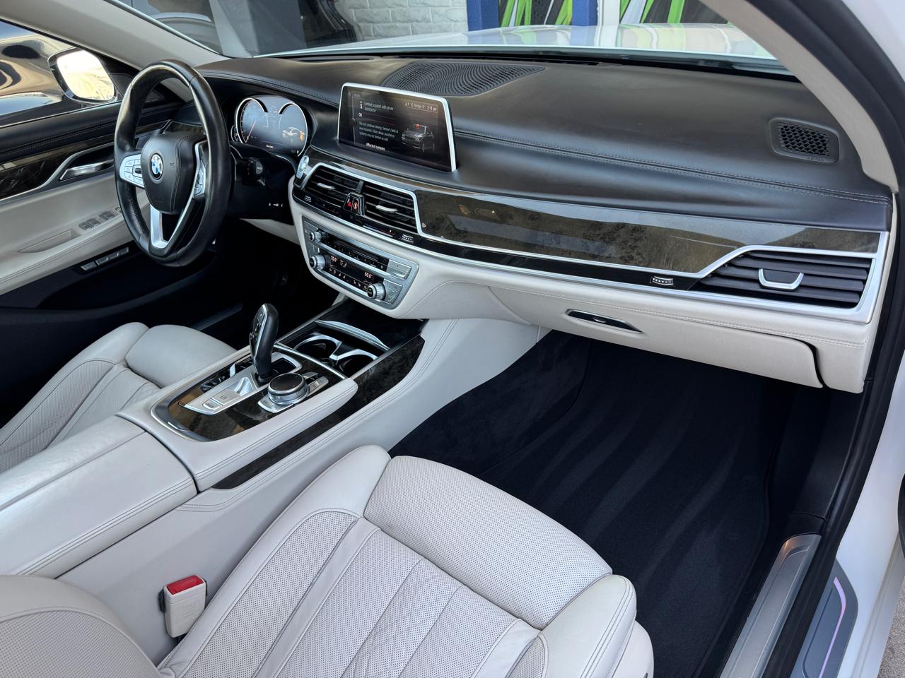 BMW 7 Series 4dr Sdn 740i RWD 2016