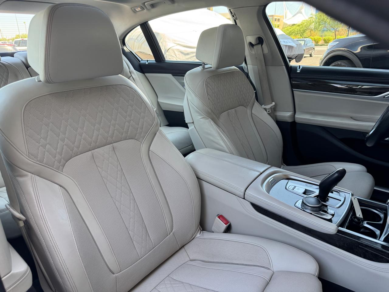 BMW 7 Series 4dr Sdn 740i RWD 2016