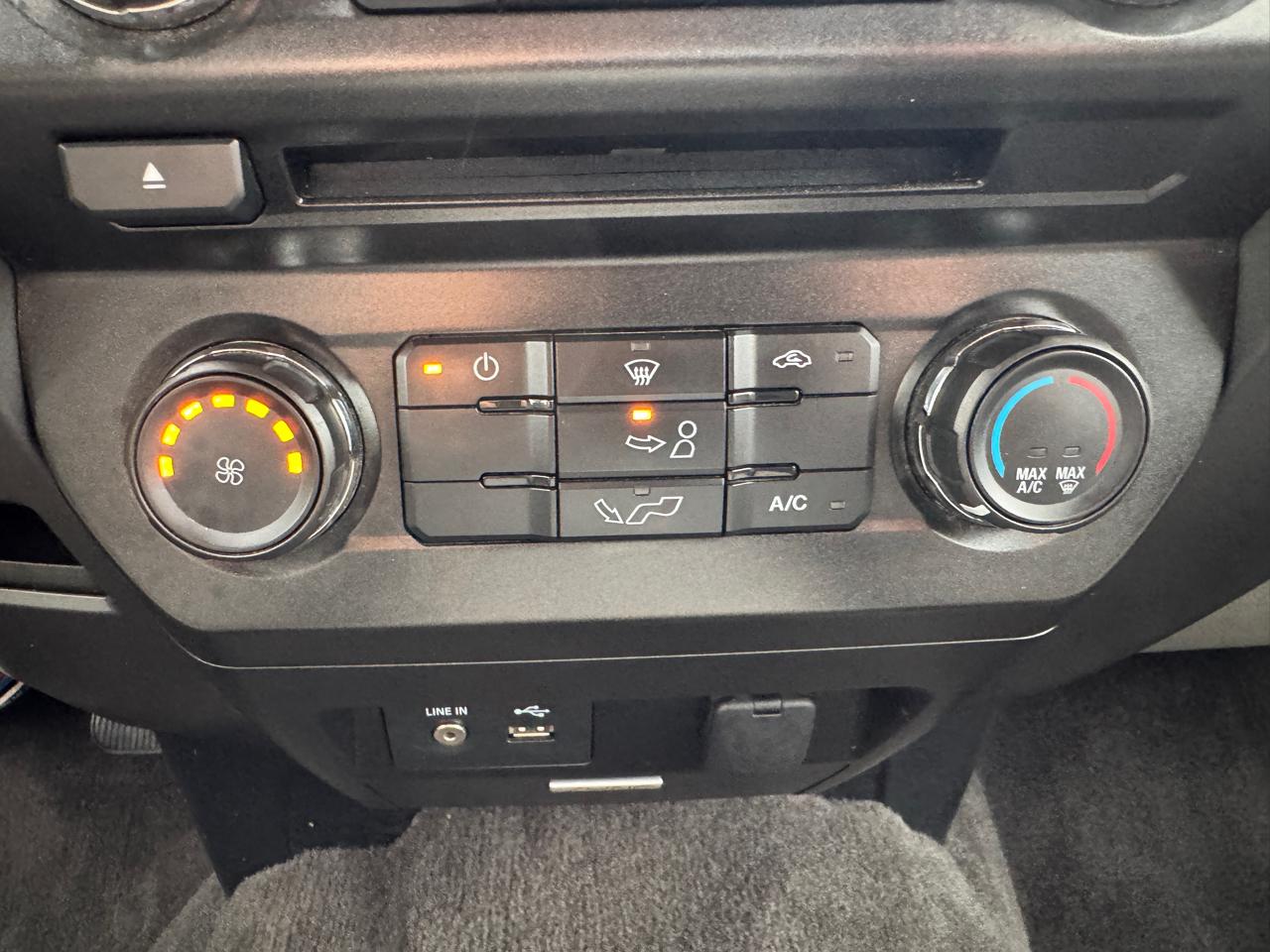 Ford F-150 4WD SuperCrew 145" XLT 2015