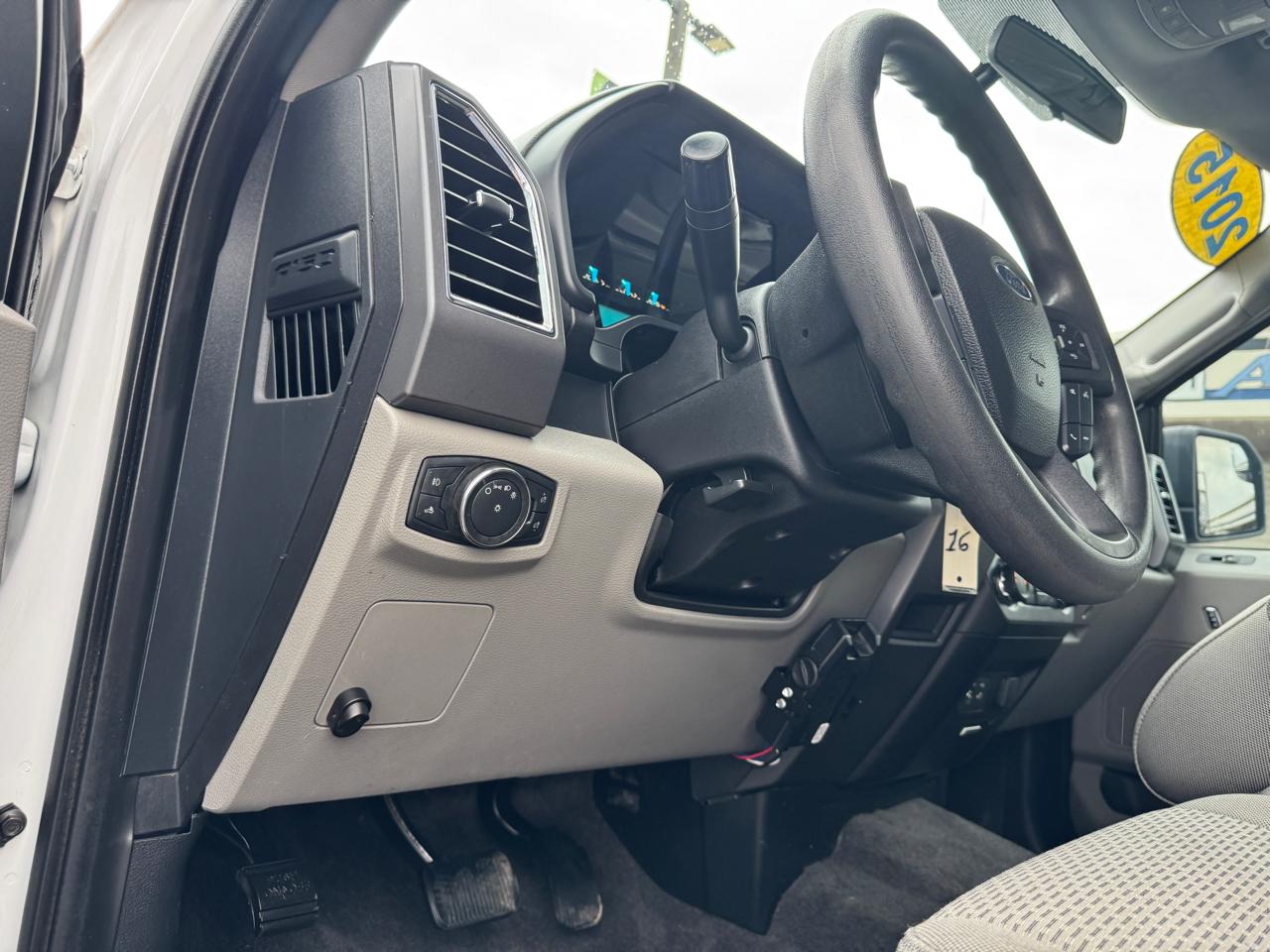 Ford F-150 4WD SuperCrew 145" XLT 2015