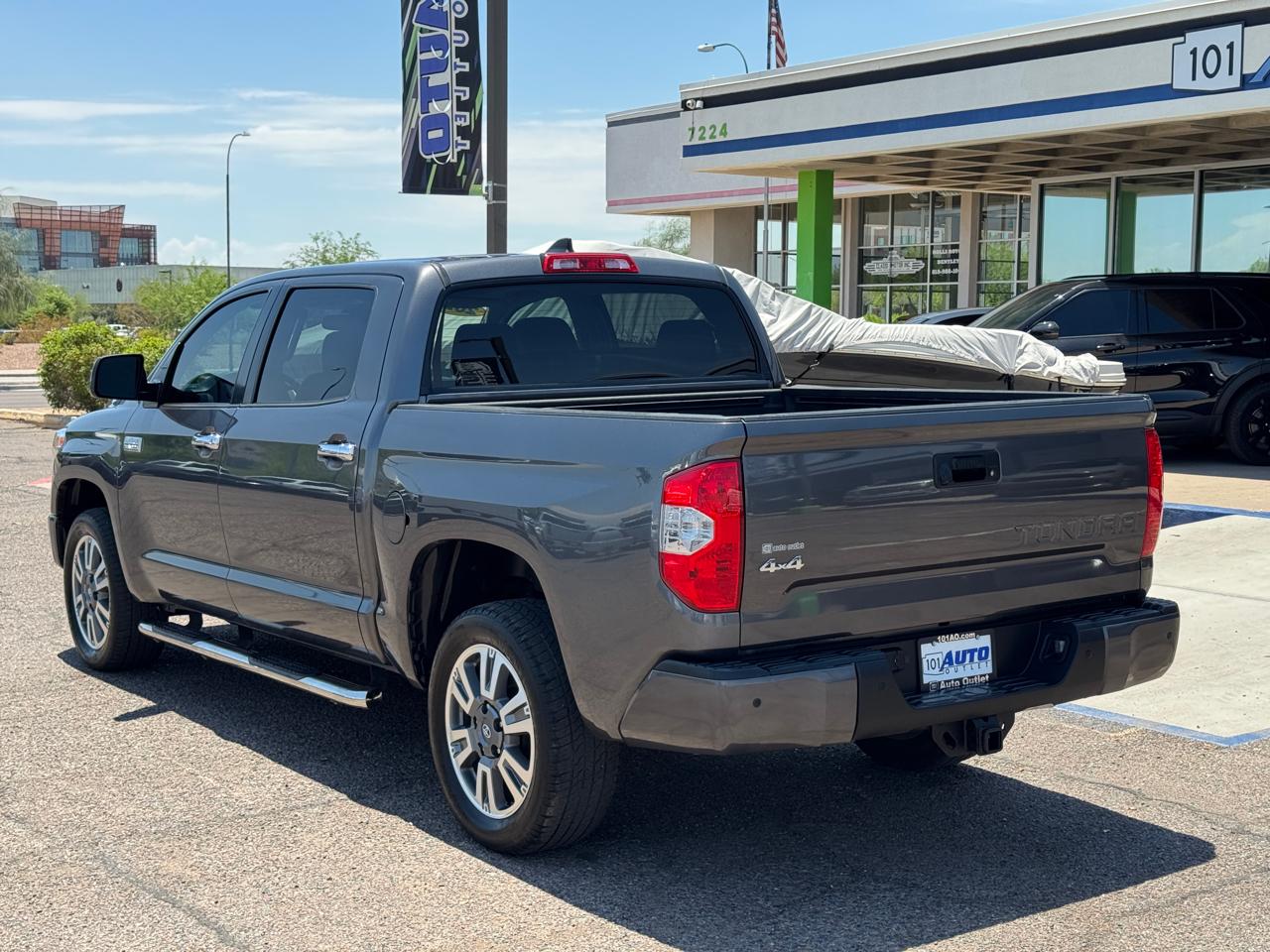 Toyota Tundra 4WD Platinum CrewMax 5.5' Bed 5.7L (Natl) 2020