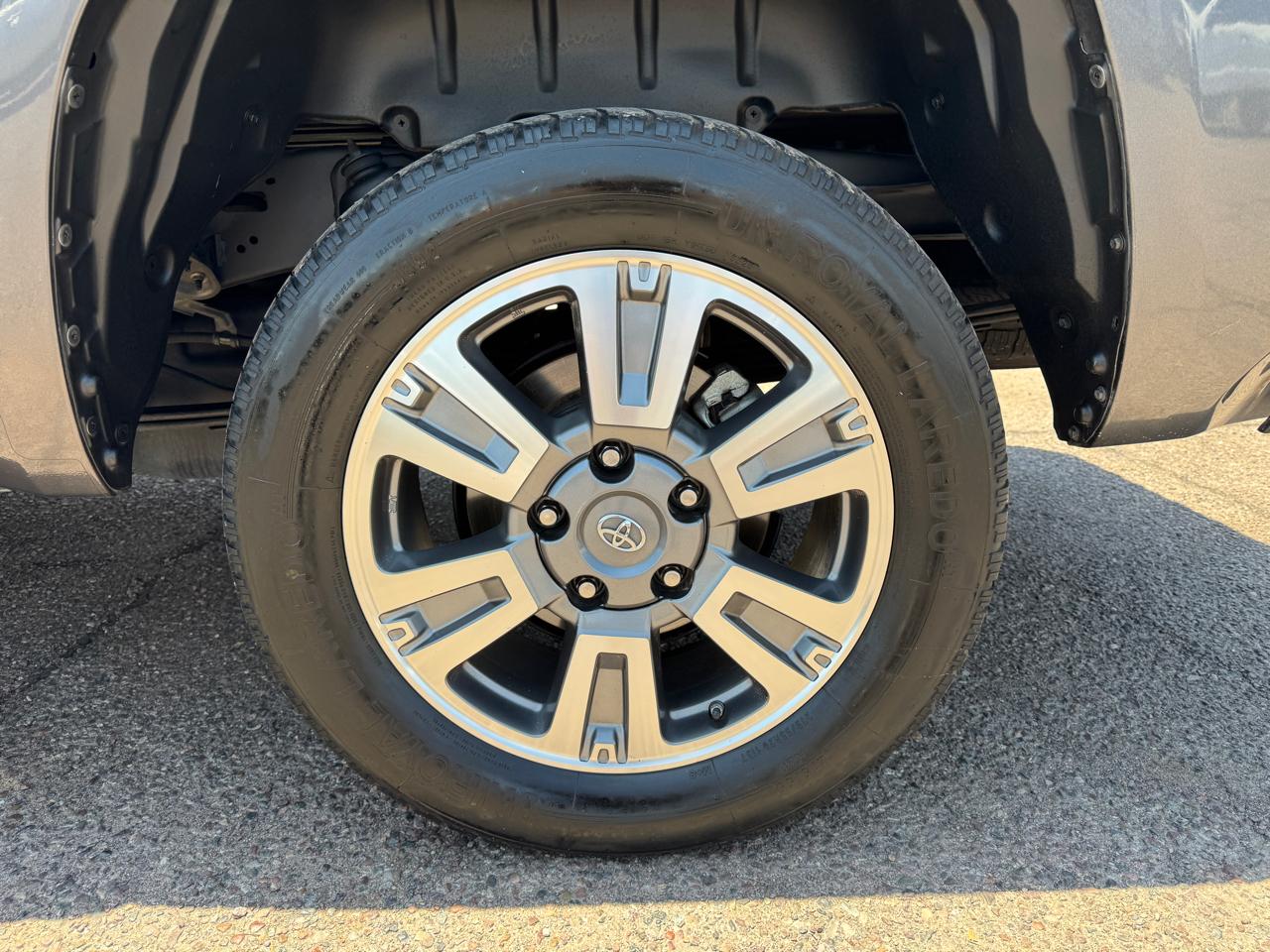 Toyota Tundra 4WD Platinum CrewMax 5.5' Bed 5.7L (Natl) 2020