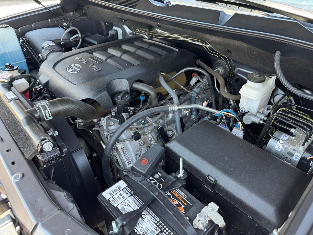 Toyota Tundra 4WD Platinum CrewMax 5.5' Bed 5.7L (Natl) 2020