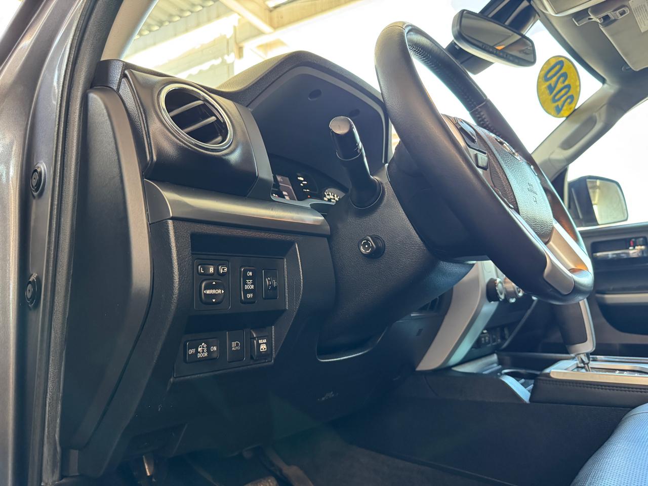 Toyota Tundra 4WD Platinum CrewMax 5.5' Bed 5.7L (Natl) 2020