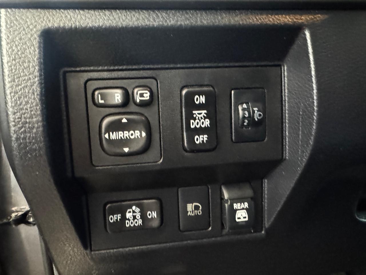 Toyota Tundra 4WD Platinum CrewMax 5.5' Bed 5.7L (Natl) 2020