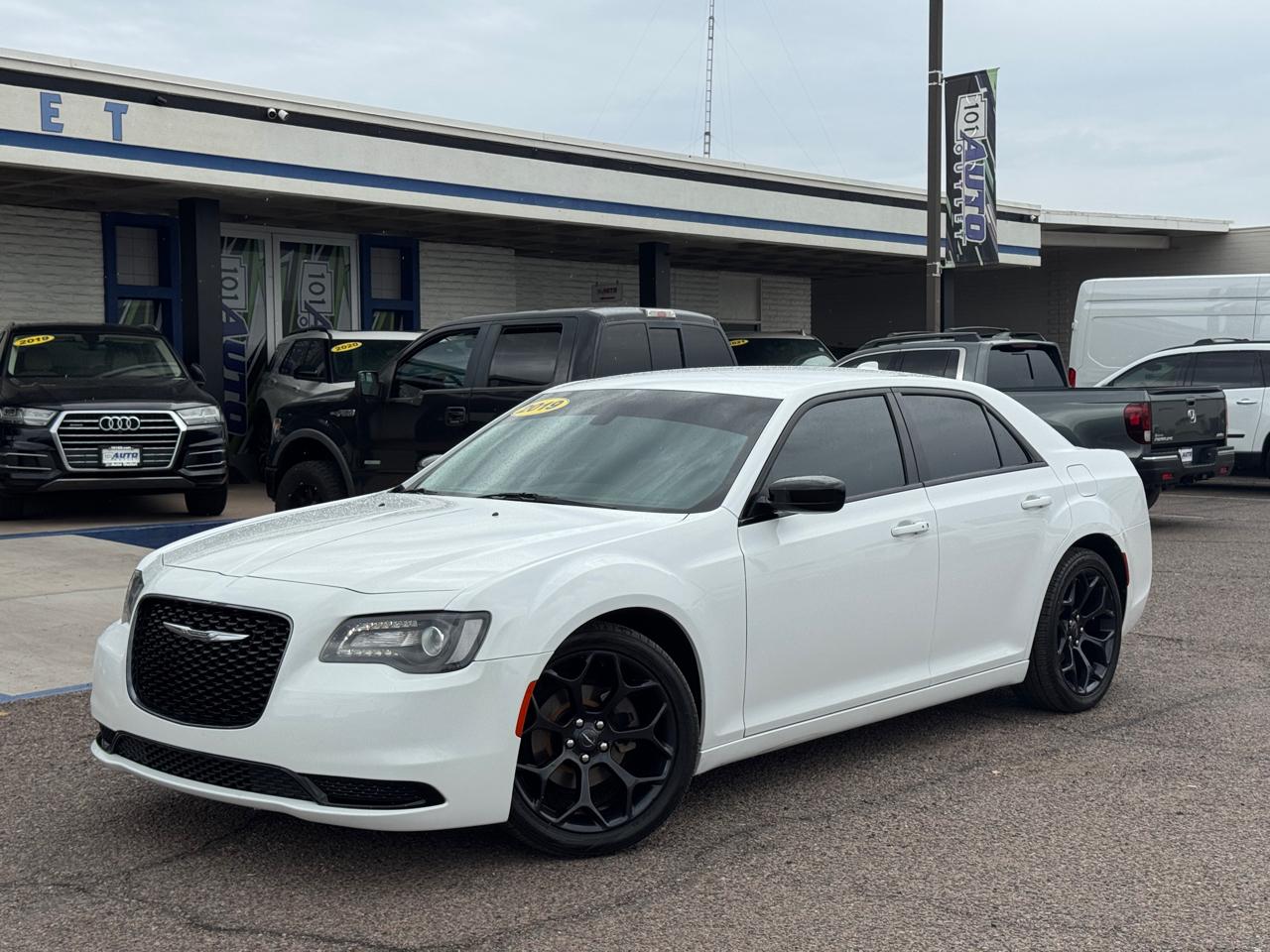 Chrysler 300 Touring RWD 2019