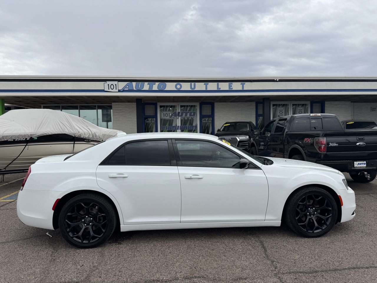 Chrysler 300 Touring RWD 2019