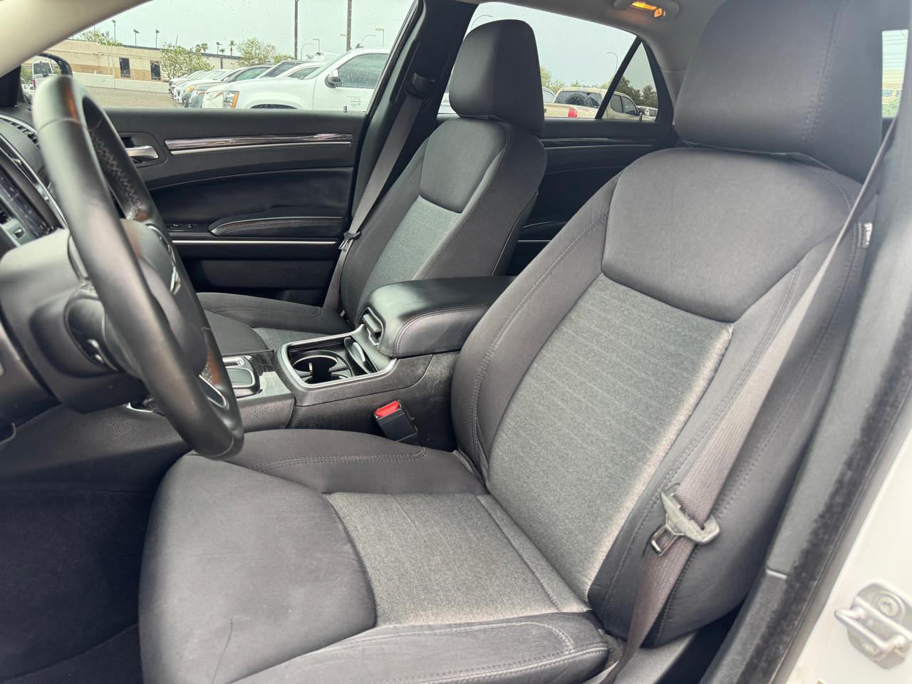 Chrysler 300 Touring RWD 2019