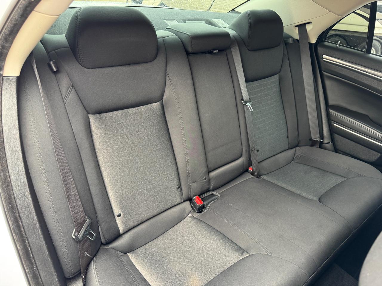 Chrysler 300 Touring RWD 2019