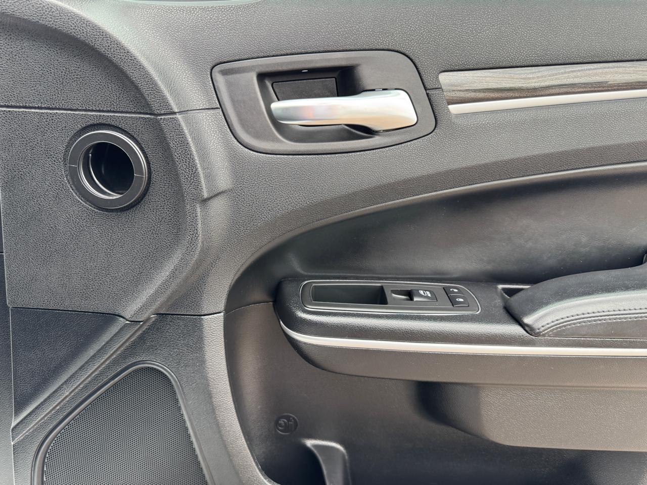 Chrysler 300 Touring RWD 2019