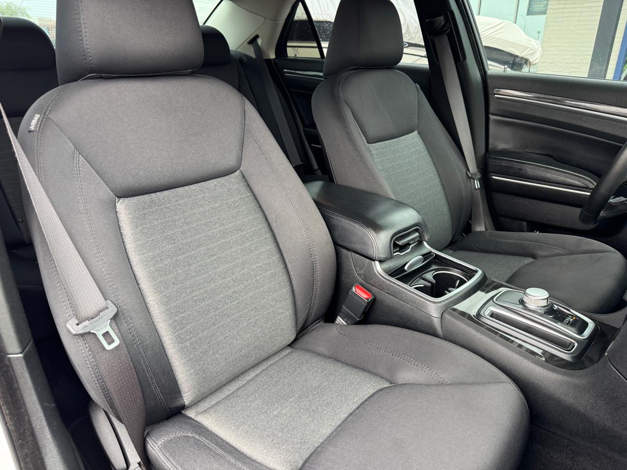 Chrysler 300 Touring RWD 2019