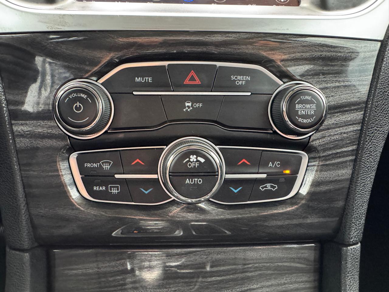 Chrysler 300 Touring RWD 2019