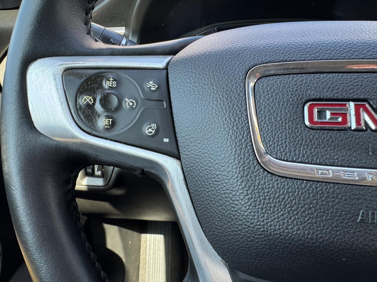 GMC Acadia AWD 4dr Denali 2017