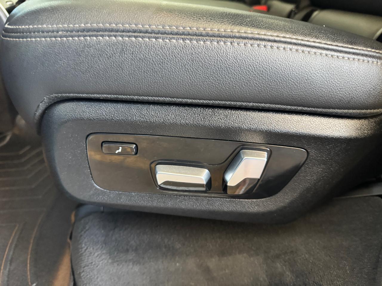 BMW X7 xDrive50i Sports Activity Vehicle 2019