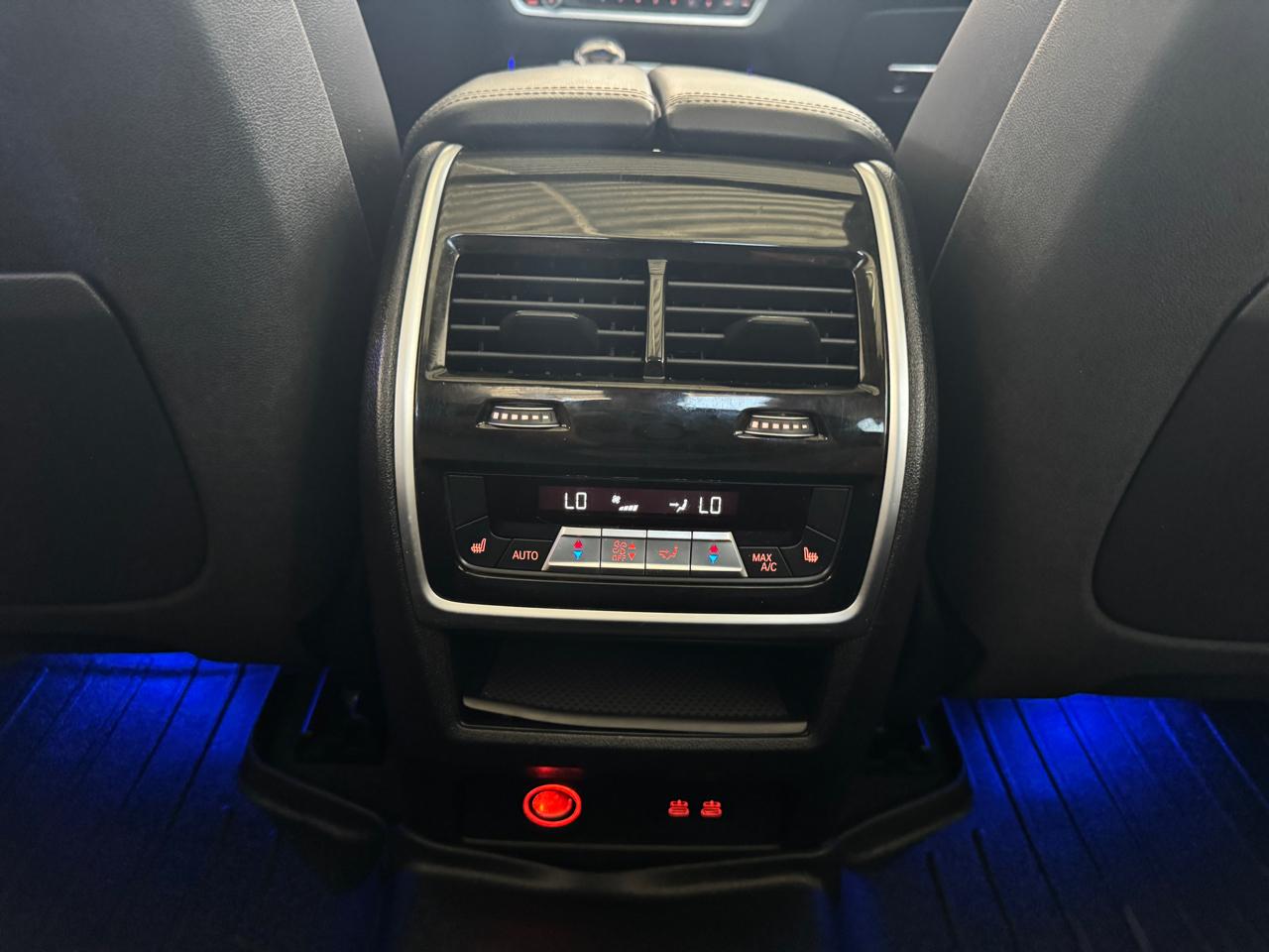 BMW X7 xDrive50i Sports Activity Vehicle 2019