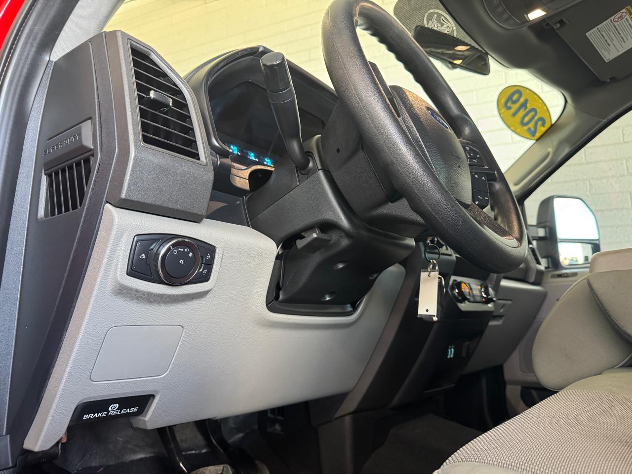 Ford Super Duty F-250 SRW XLT 4WD SuperCab 6.75' Box 2019