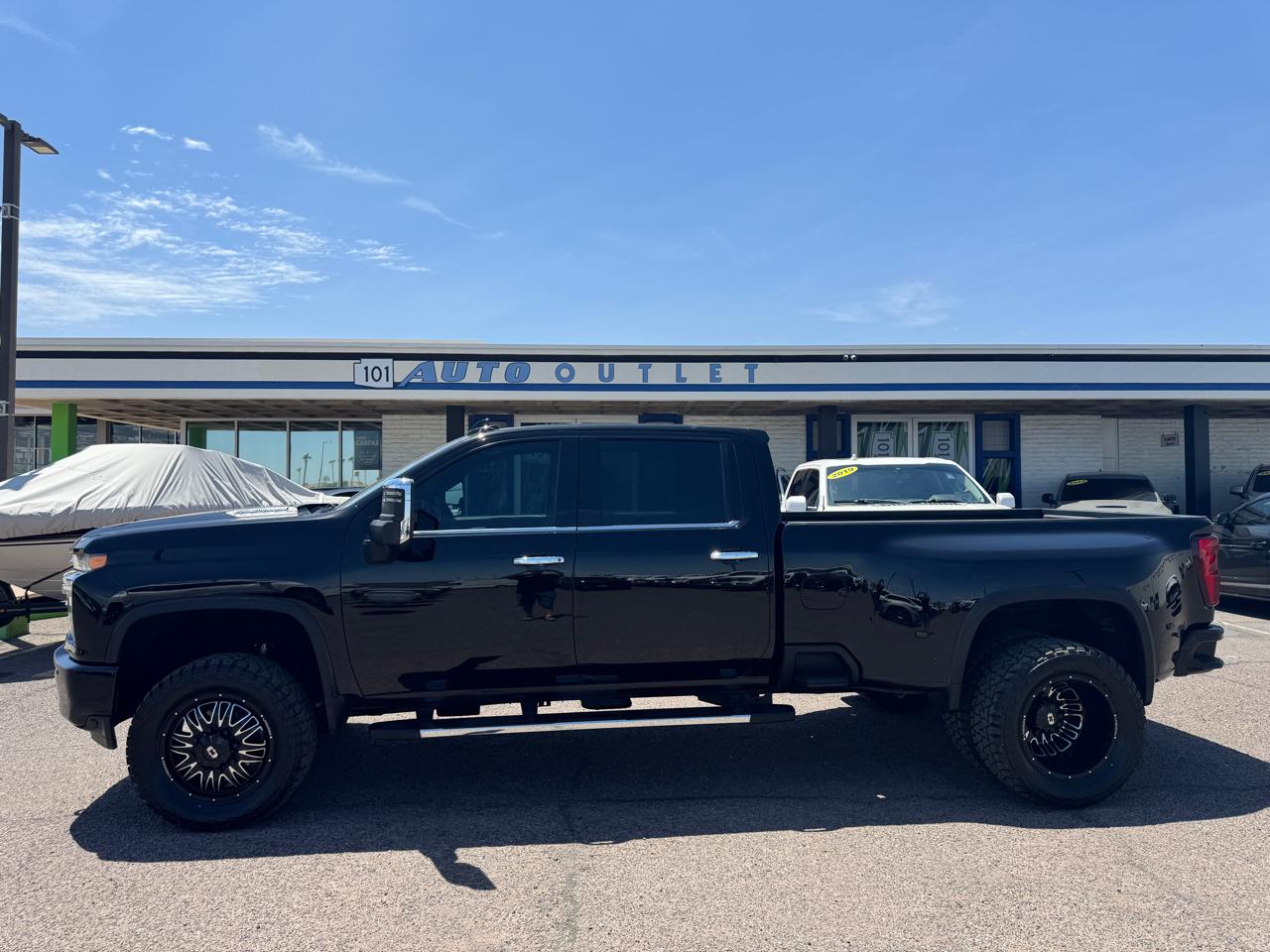 Chevrolet Silverado 3500HD 4WD Crew Cab 172" High Country 2022