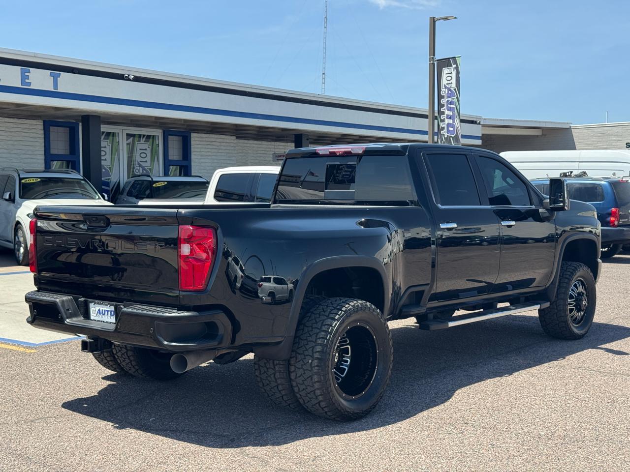 Chevrolet Silverado 3500HD 4WD Crew Cab 172" High Country 2022