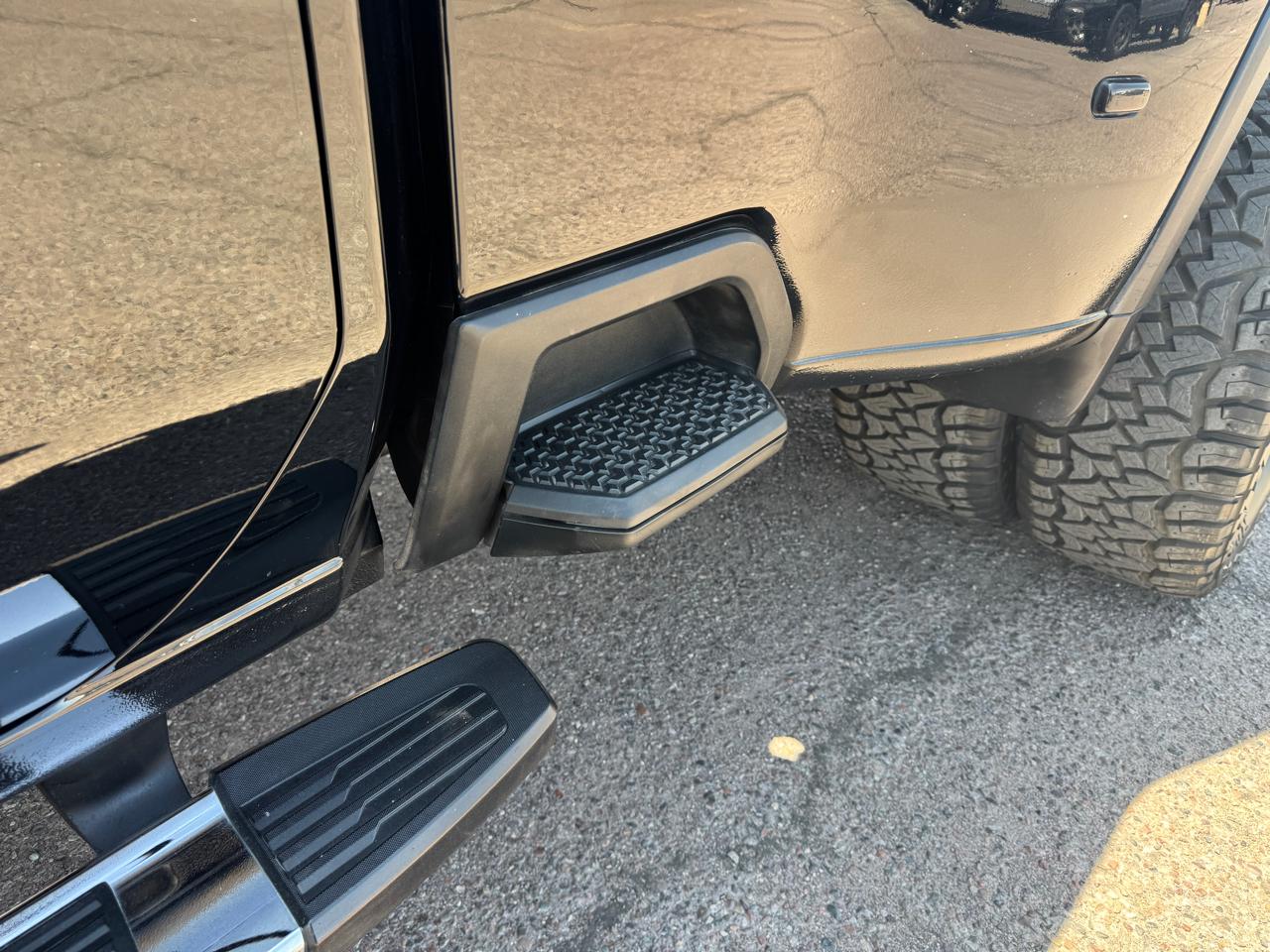 Chevrolet Silverado 3500HD 4WD Crew Cab 172" High Country 2022