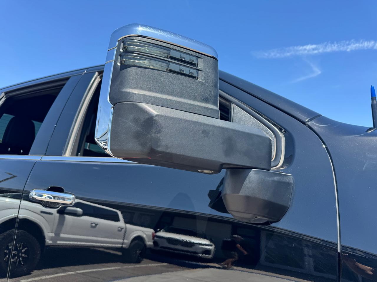 Chevrolet Silverado 3500HD 4WD Crew Cab 172" High Country 2022