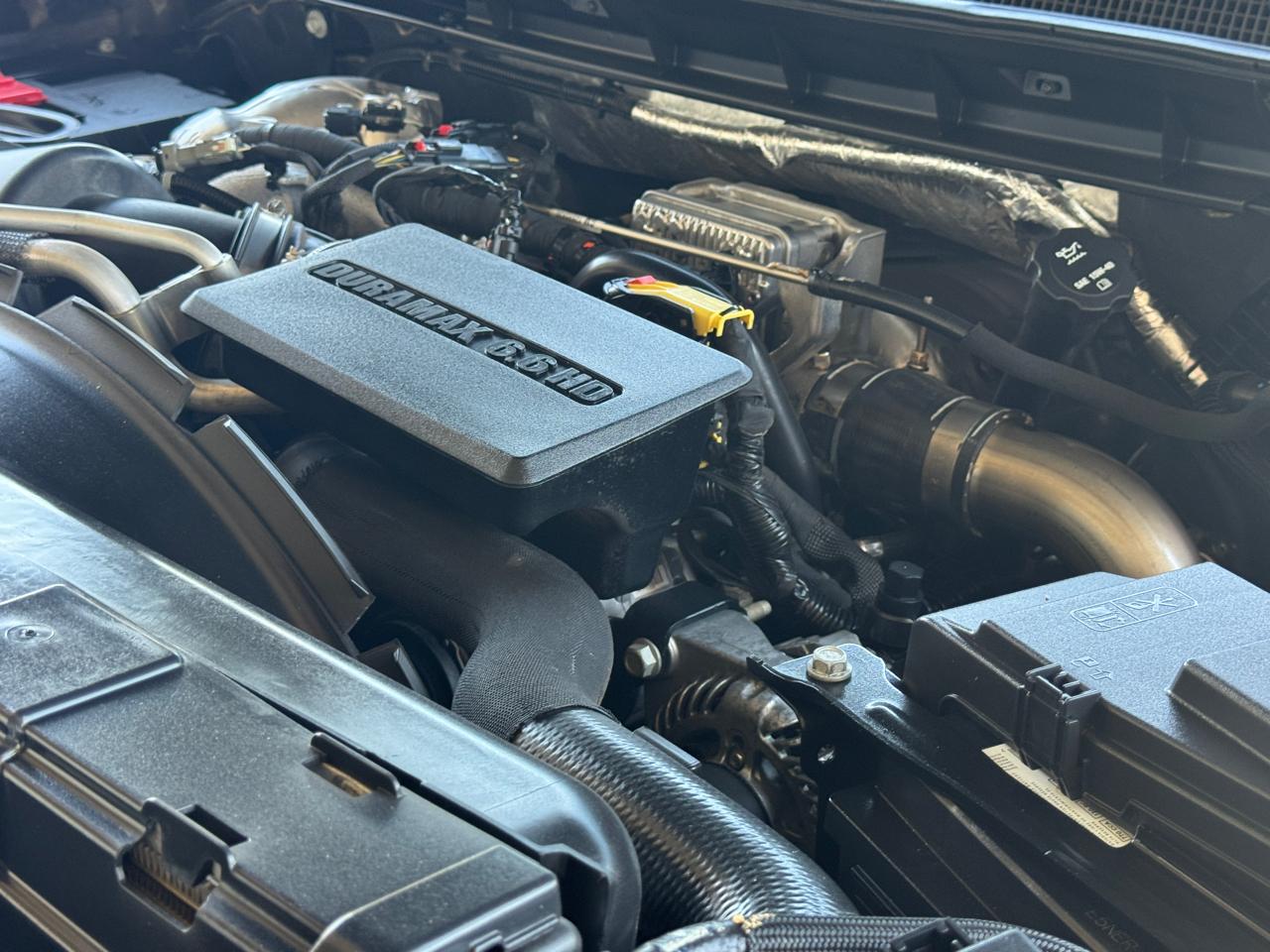 Chevrolet Silverado 3500HD 4WD Crew Cab 172" High Country 2022