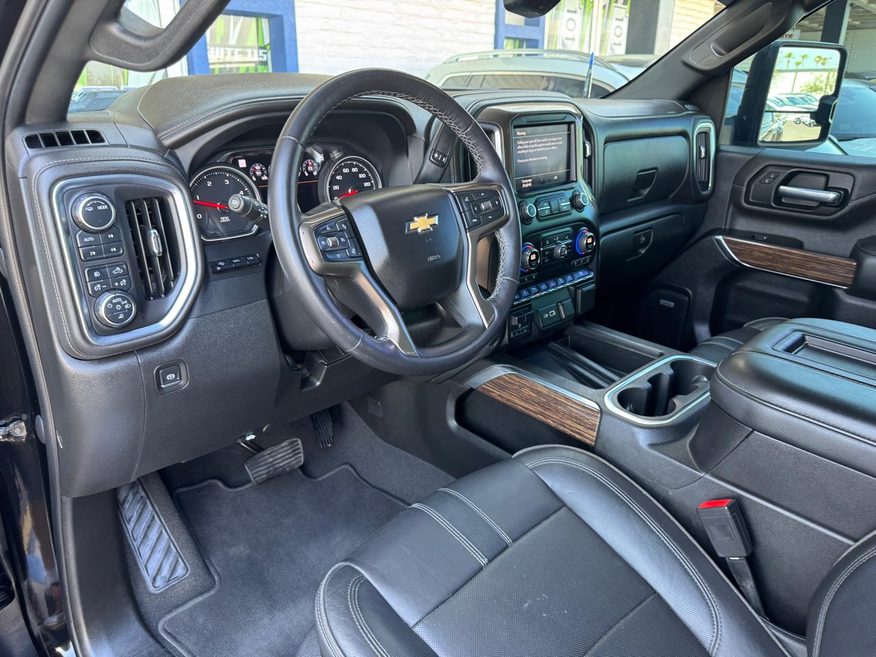 Chevrolet Silverado 3500HD 4WD Crew Cab 172" High Country 2022