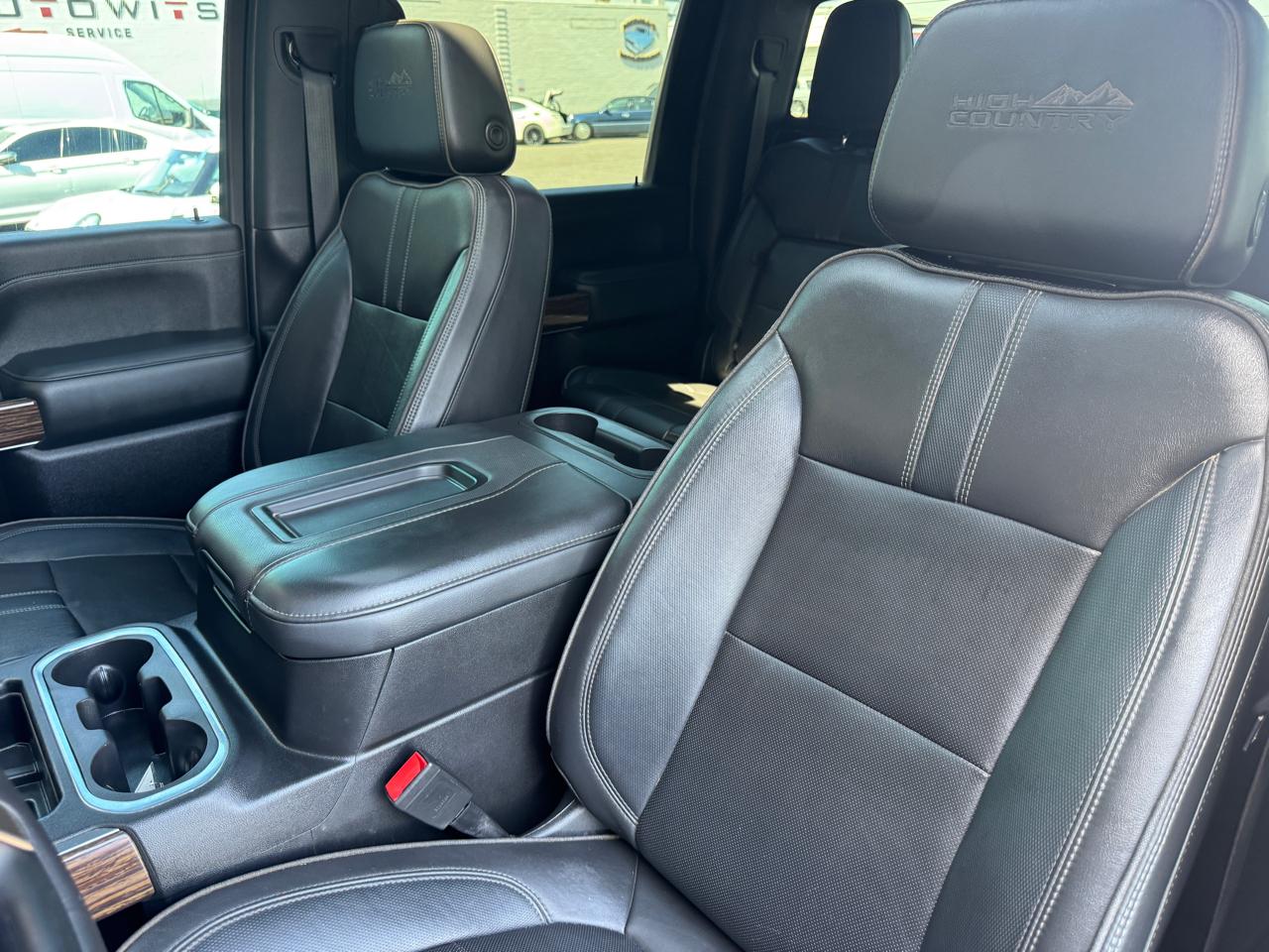 Chevrolet Silverado 3500HD 4WD Crew Cab 172" High Country 2022