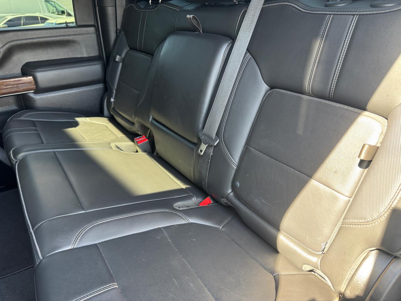 Chevrolet Silverado 3500HD 4WD Crew Cab 172" High Country 2022