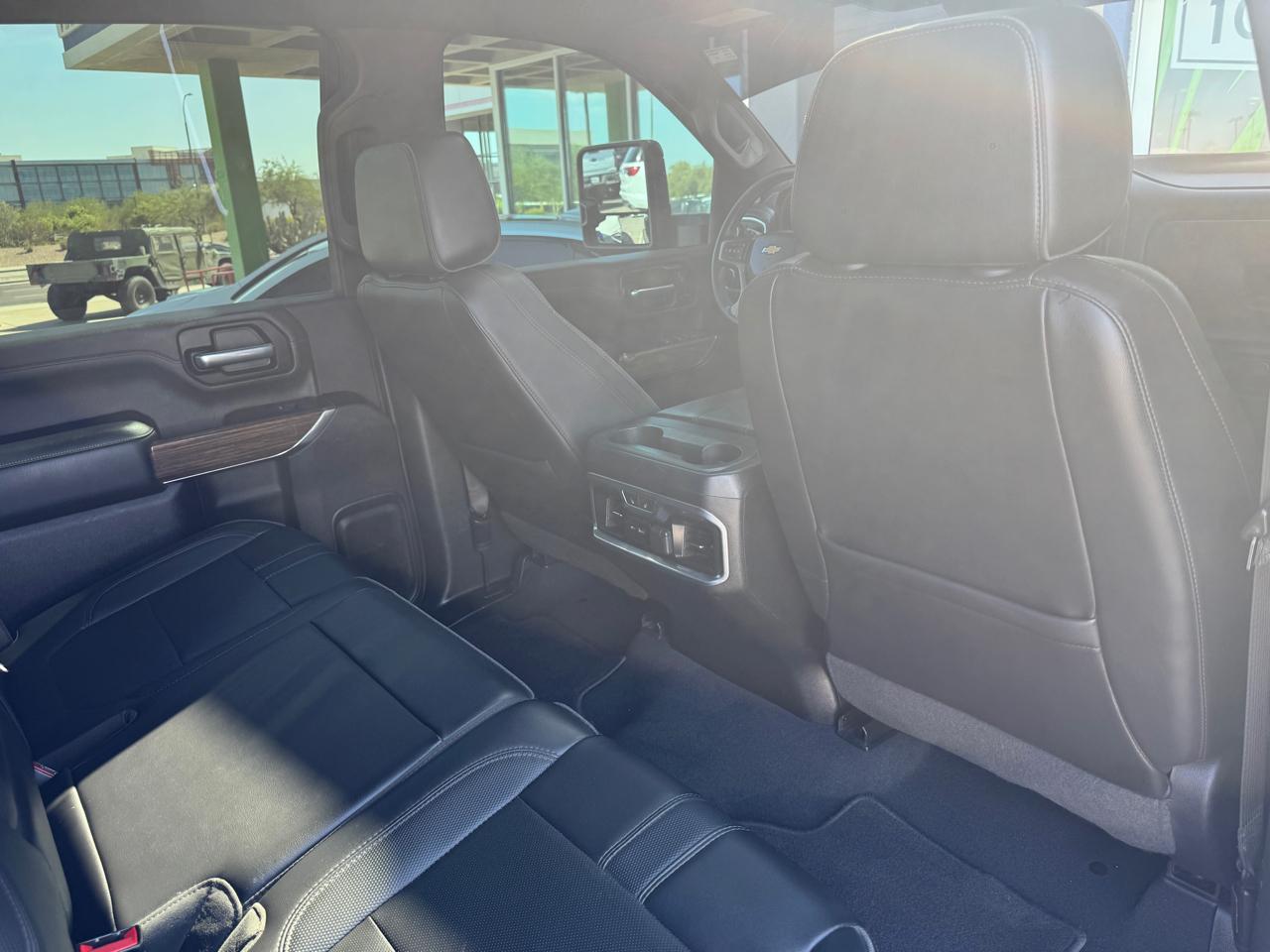 Chevrolet Silverado 3500HD 4WD Crew Cab 172" High Country 2022