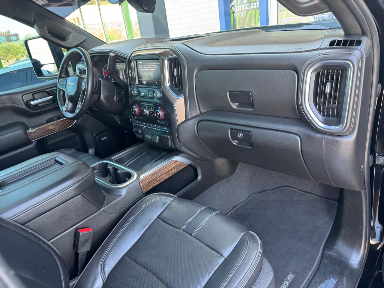 Chevrolet Silverado 3500HD 4WD Crew Cab 172" High Country 2022