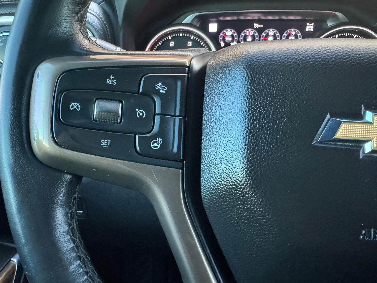Chevrolet Silverado 3500HD 4WD Crew Cab 172" High Country 2022