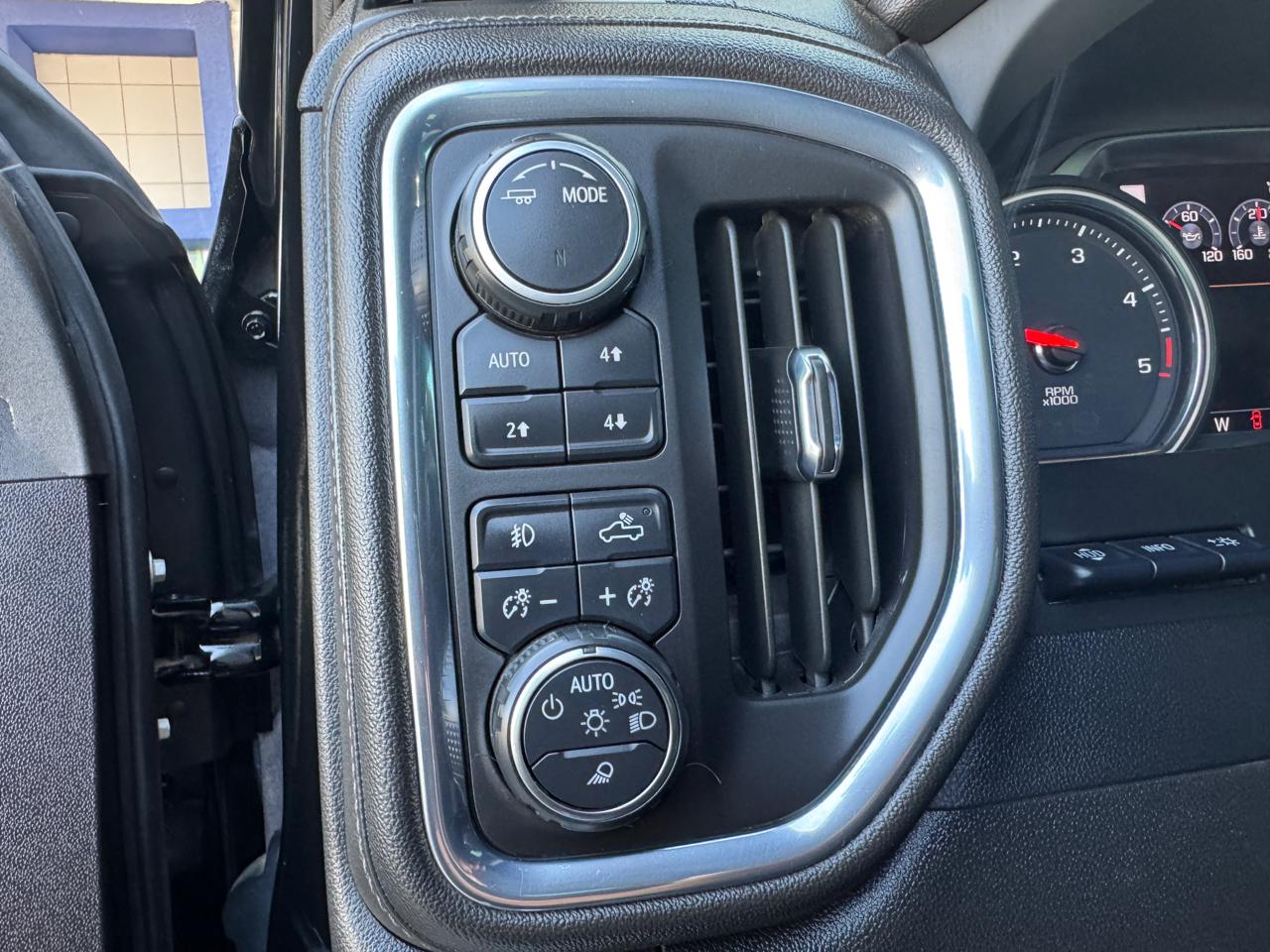 Chevrolet Silverado 3500HD 4WD Crew Cab 172" High Country 2022