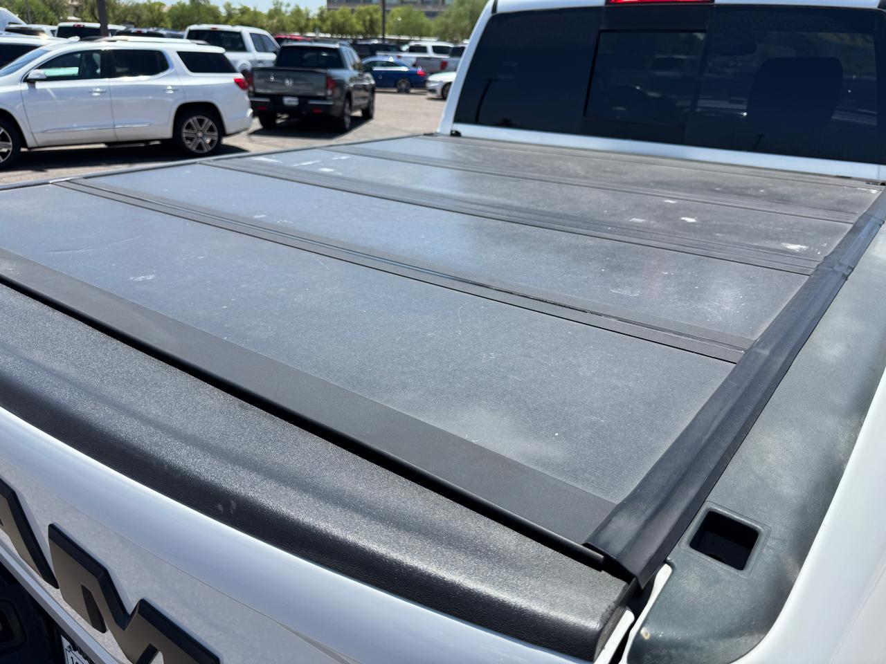 RAM 1500 Night 4x2 Regular Cab 6'4" Box 2017