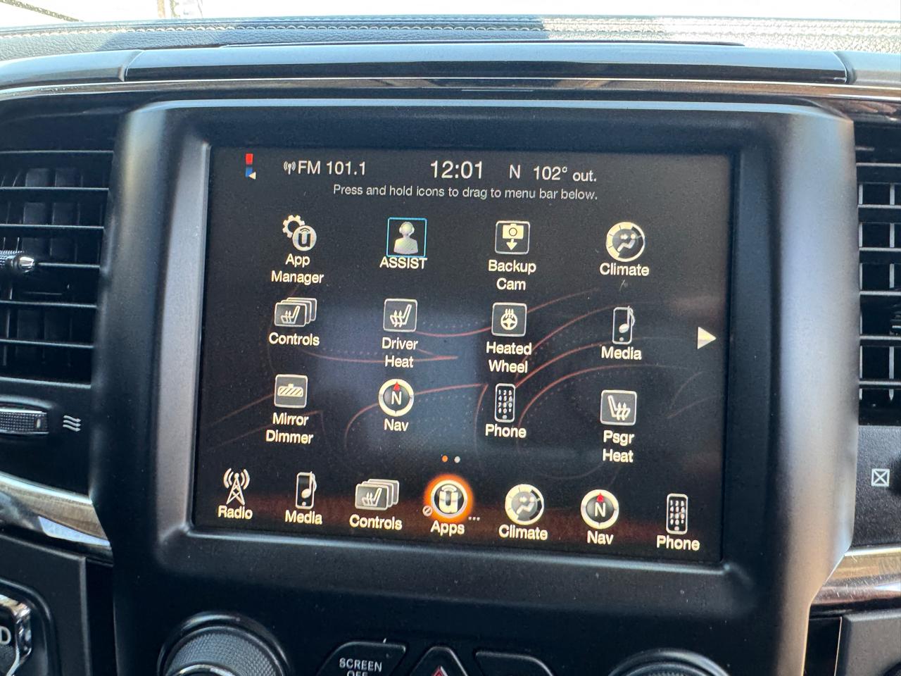 RAM 1500 Night 4x2 Regular Cab 6'4" Box 2017