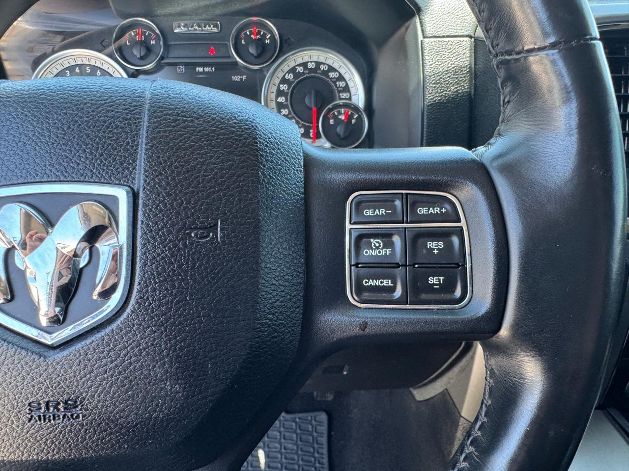 RAM 1500 Night 4x2 Regular Cab 6'4" Box 2017