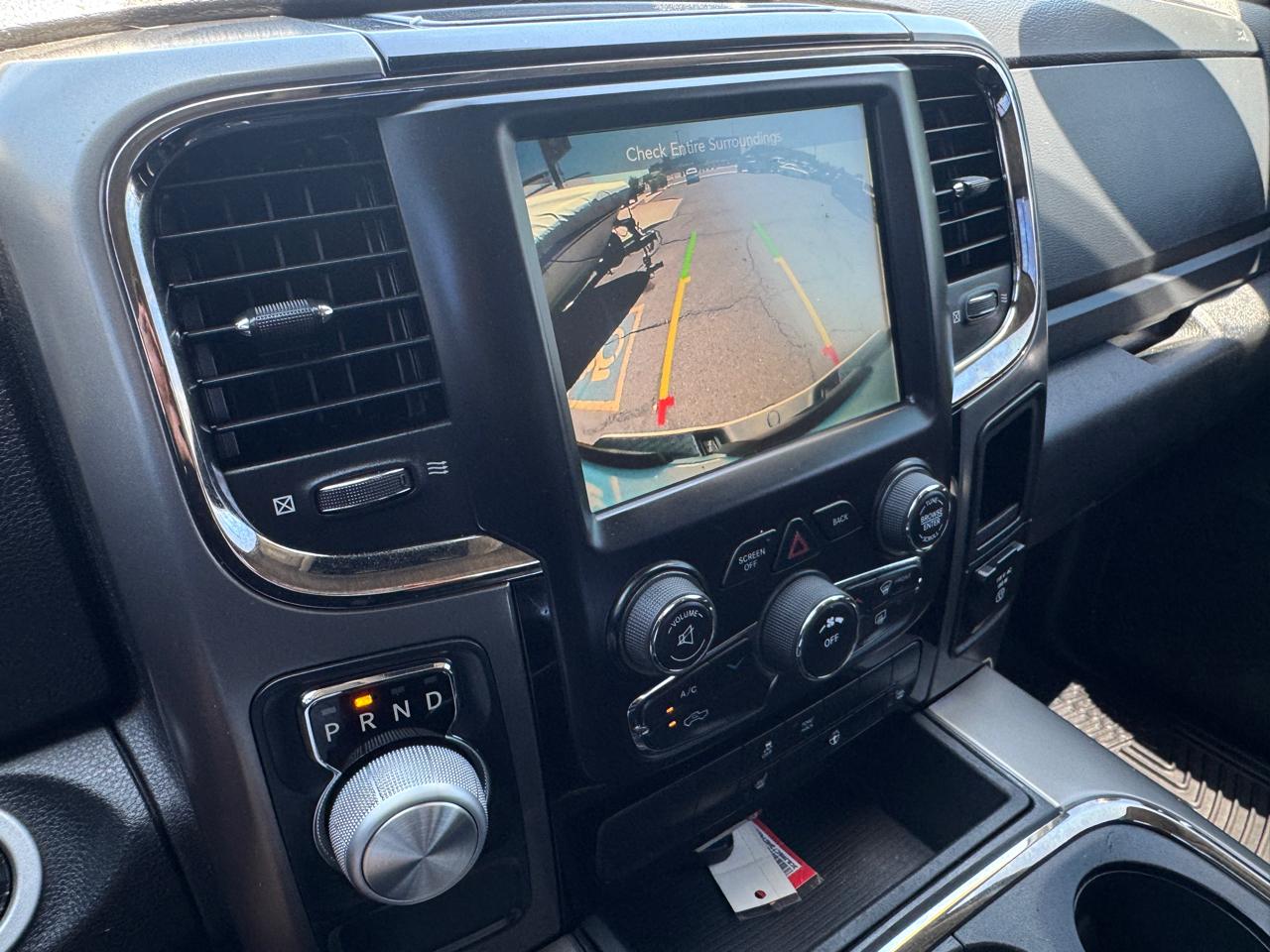 RAM 1500 Night 4x2 Regular Cab 6'4" Box 2017