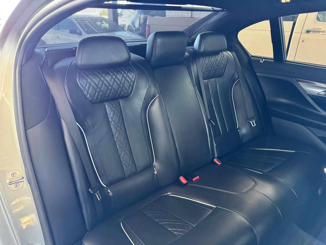 BMW 7 Series 740i Sedan 2020