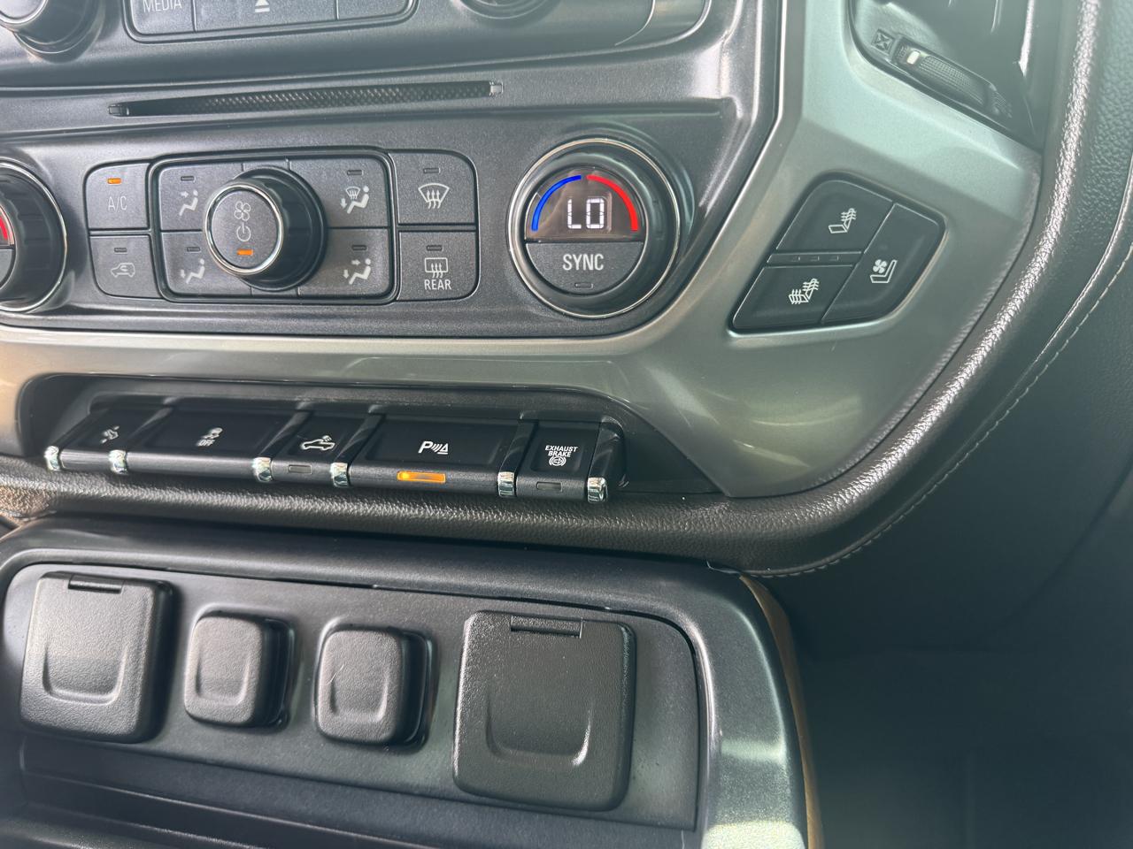 Chevrolet Silverado 2500HD 4WD Crew Cab 153.7" LTZ 2018