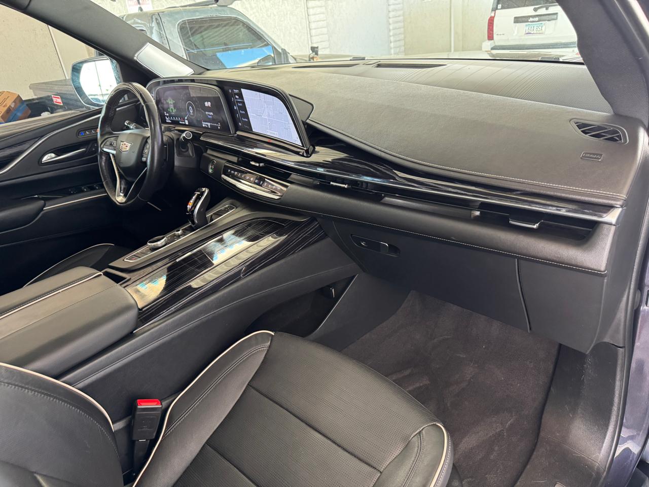 Cadillac Escalade ESV 4WD 4dr Sport 2022