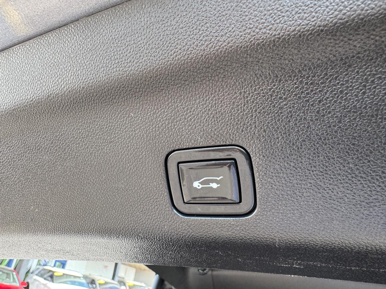 Chevrolet Tahoe 4WD 4dr High Country 2021